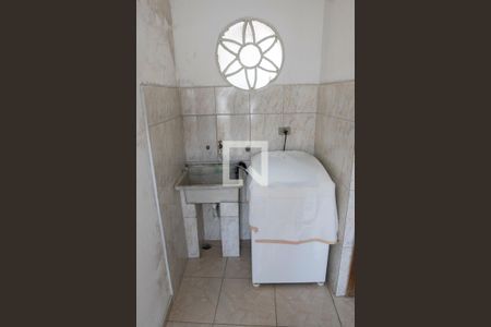 Casa à venda com 140m², 5 quartos e 2 vagas Casa à venda com 140m², 5 quartos e 2 vagasÁrea de Serviço