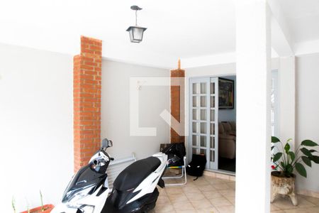 Casa à venda com 140m², 5 quartos e 2 vagas Casa à venda com 140m², 5 quartos e 2 vagasÁrea comum