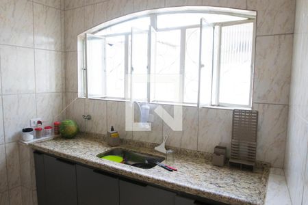 Casa à venda com 140m², 5 quartos e 2 vagas Casa à venda com 140m², 5 quartos e 2 vagasCozinha