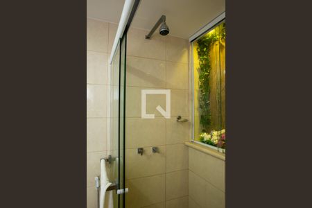 Casa à venda com 648m², 3 quartos e 8 vagas Casa à venda com 648m², 3 quartos e 8 vagasBanheiro da Suíte 2