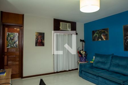 Casa à venda com 648m², 3 quartos e 8 vagas Casa à venda com 648m², 3 quartos e 8 vagasSuíte 3