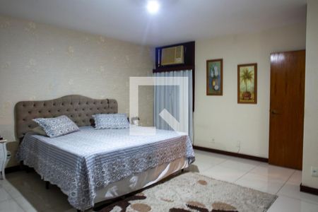 Casa à venda com 648m², 3 quartos e 8 vagas Casa à venda com 648m², 3 quartos e 8 vagasSuíte 2