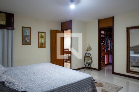Casa à venda com 648m², 3 quartos e 8 vagas Casa à venda com 648m², 3 quartos e 8 vagasSuíte 2