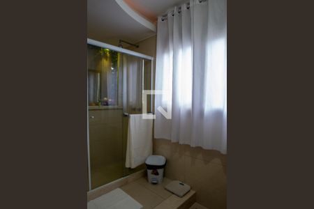 Casa à venda com 648m², 3 quartos e 8 vagas Casa à venda com 648m², 3 quartos e 8 vagasBanheiro da Suíte 2