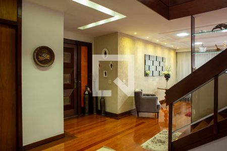 Casa à venda com 648m², 3 quartos e 8 vagas Casa à venda com 648m², 3 quartos e 8 vagasAdega