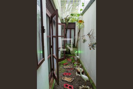 Casa à venda com 648m², 3 quartos e 8 vagas Casa à venda com 648m², 3 quartos e 8 vagasVista da Cozinha - Jardim de Inverno