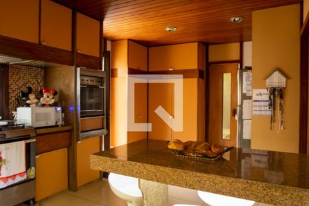 Casa à venda com 648m², 3 quartos e 8 vagas Casa à venda com 648m², 3 quartos e 8 vagasCozinha