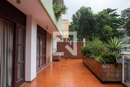 Casa à venda com 648m², 3 quartos e 8 vagas Casa à venda com 648m², 3 quartos e 8 vagasVaranda da Sala