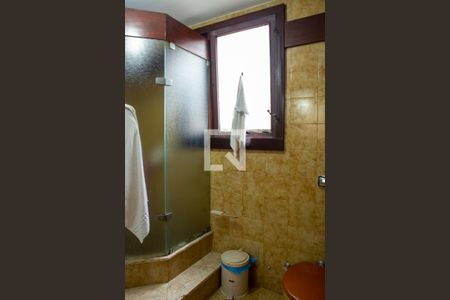 Casa à venda com 648m², 3 quartos e 8 vagas Casa à venda com 648m², 3 quartos e 8 vagasBanheiro da Suíte 3