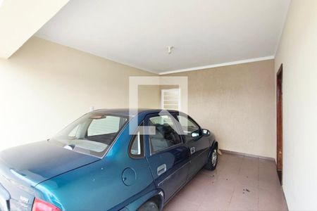 Casa à venda com 300m², 3 quartos e 3 vagas Casa à venda com 300m², 3 quartos e 3 vagasGaragem / Quintal