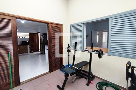 Casa à venda com 300m², 3 quartos e 3 vagas Casa à venda com 300m², 3 quartos e 3 vagasÁrea de luz