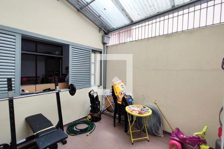 Casa à venda com 300m², 3 quartos e 3 vagas Casa à venda com 300m², 3 quartos e 3 vagasÁrea de luz