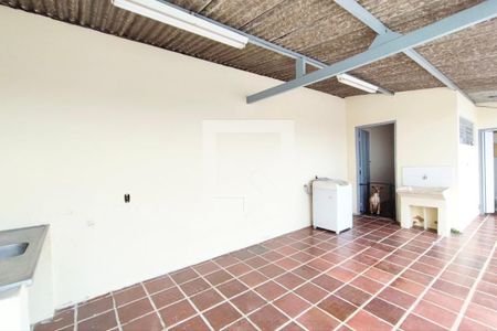 Casa à venda com 300m², 3 quartos e 3 vagas Casa à venda com 300m², 3 quartos e 3 vagasÁrea de Serviço