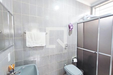 Casa à venda com 300m², 3 quartos e 3 vagas Casa à venda com 300m², 3 quartos e 3 vagasBanheiro suíte