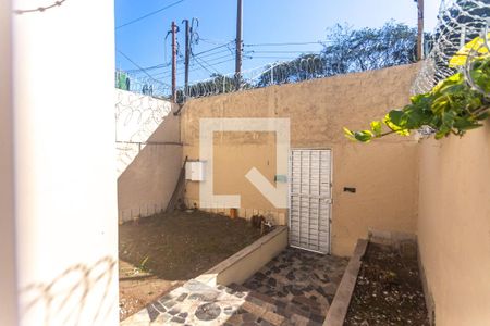 Casa à venda com 229m², 3 quartos e 3 vagas Casa à venda com 229m², 3 quartos e 3 vagasQuintal