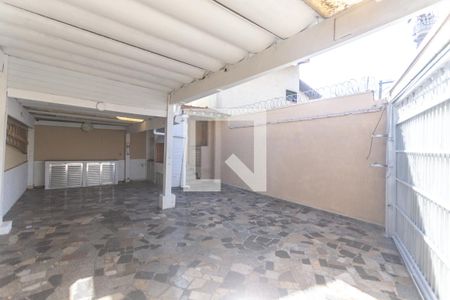Casa à venda com 229m², 3 quartos e 3 vagas Casa à venda com 229m², 3 quartos e 3 vagasGaragem