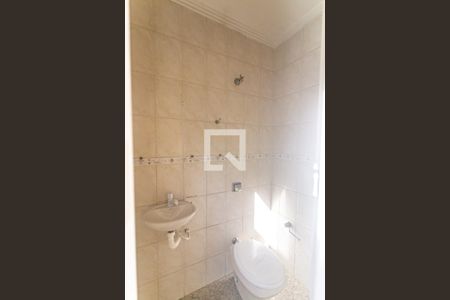 Casa à venda com 229m², 3 quartos e 3 vagas Casa à venda com 229m², 3 quartos e 3 vagasBanheiro de serviço