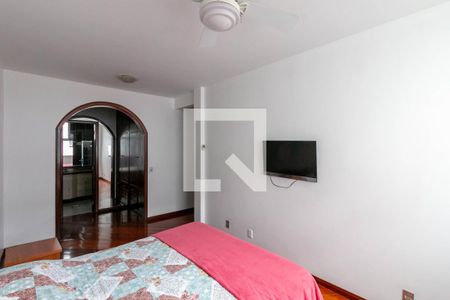 Casa à venda com 380m², 6 quartos e 4 vagasQuarto suíte 3