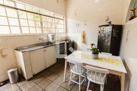 Casa à venda com 634m², 4 quartos e 4 vagasCozinha 1