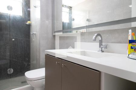 Apartamento à venda com 156m², 3 quartos e 2 vagas Apartamento à venda com 156m², 3 quartos e 2 vagasBanheiro social 2