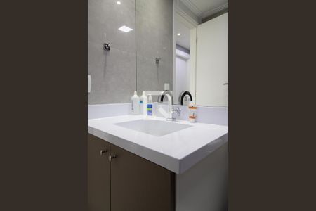 Apartamento à venda com 156m², 3 quartos e 2 vagas Apartamento à venda com 156m², 3 quartos e 2 vagasBanheiro social 1