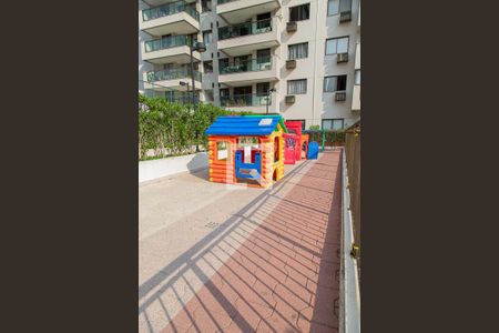 Apartamento à venda com 156m², 3 quartos e 2 vagas Apartamento à venda com 156m², 3 quartos e 2 vagasÁrea comum - playground