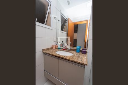 Apartamento à venda com 66m², 2 quartos e 1 vagaBanheiro da suíte 
