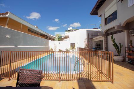 Casa à venda com 350m², 3 quartos e 4 vagasPiscina