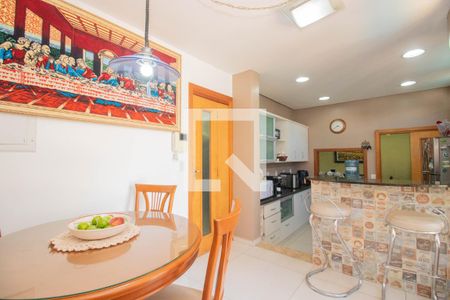 Casa à venda com 350m², 3 quartos e 4 vagasCopa