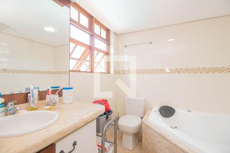 Casa à venda com 350m², 3 quartos e 4 vagasBanheiro da Suíte 3