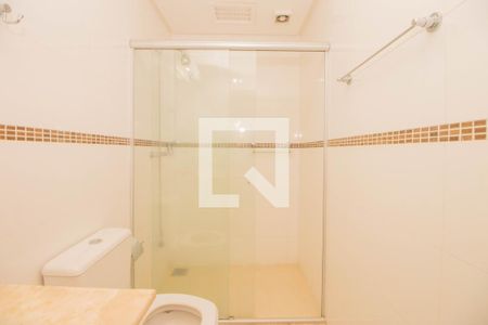 Casa à venda com 350m², 3 quartos e 4 vagasBanheiro da Suíte 2