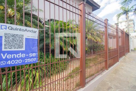 Casa à venda com 350m², 3 quartos e 4 vagasFachada