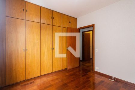 Apartamento à venda com 230m², 5 quartos e 3 vagasQuarto 2