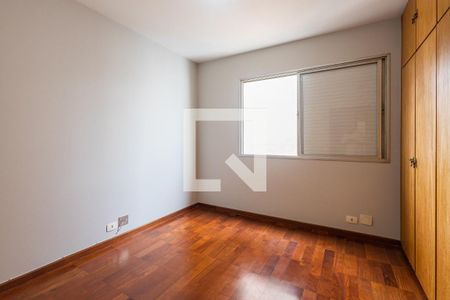 Apartamento à venda com 230m², 5 quartos e 3 vagasQuarto 2