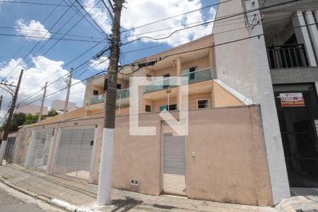 Casa à venda com 148m², 3 quartos e 2 vagas Casa à venda com 148m², 3 quartos e 2 vagasFachada