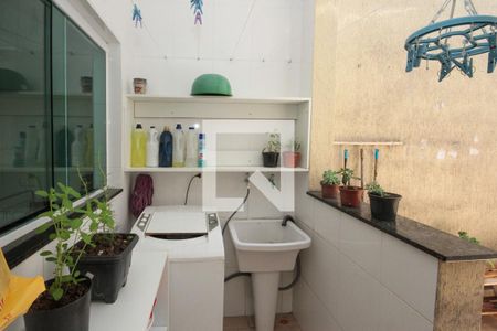 Casa à venda com 148m², 3 quartos e 2 vagas Casa à venda com 148m², 3 quartos e 2 vagasÁrea de Serviço