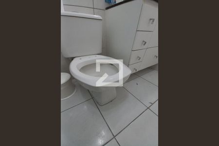 Apartamento à venda com 54m², 2 quartos e 1 vaga Apartamento à venda com 54m², 2 quartos e 1 vagaDetalhe do banheiro
