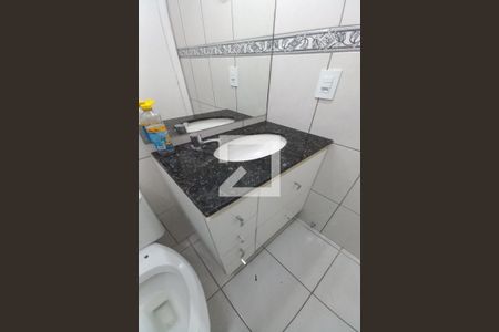Apartamento à venda com 54m², 2 quartos e 1 vaga Apartamento à venda com 54m², 2 quartos e 1 vagaDetalhe do banheiro