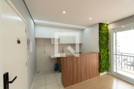 Sala/Cozinha de apartamento para alugar com 2 quartos, 44m² em Jardim Tupanci, Barueri