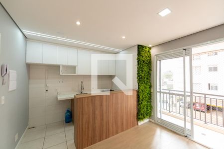 Sala/Cozinha de apartamento para alugar com 2 quartos, 44m² em Jardim Tupanci, Barueri