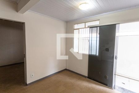 Sala de casa à venda com 4 quartos, 80m² em Santa Tereza, Belo Horizonte