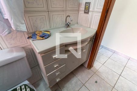 Casa à venda com 170m², 3 quartos e 4 vagasBanheiro 2
