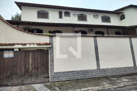 Casa à venda com 548m², 8 quartos e 2 vagasFachada