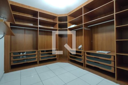 Casa à venda com 548m², 8 quartos e 2 vagasGloset da Suíte 8