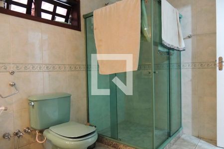 Casa à venda com 548m², 8 quartos e 2 vagasBanheiro da Suíte 4