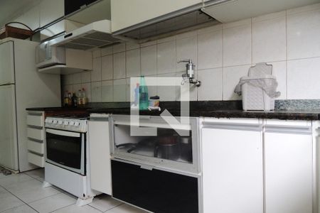 Casa à venda com 548m², 8 quartos e 2 vagasCozinha - Armários