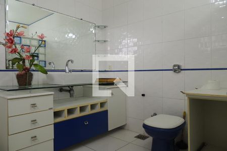 Casa à venda com 548m², 8 quartos e 2 vagasBanheiro da Suíte 8