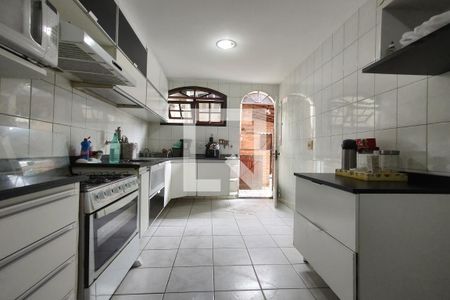 Casa à venda com 548m², 8 quartos e 2 vagasCozinha - Armários