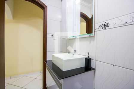 Casa à venda com 199m², 5 quartos e 3 vagasCasa 1 - Banheiro social 1