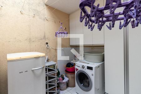 Casa à venda com 84m², 3 quartos e 2 vagasLavanderia